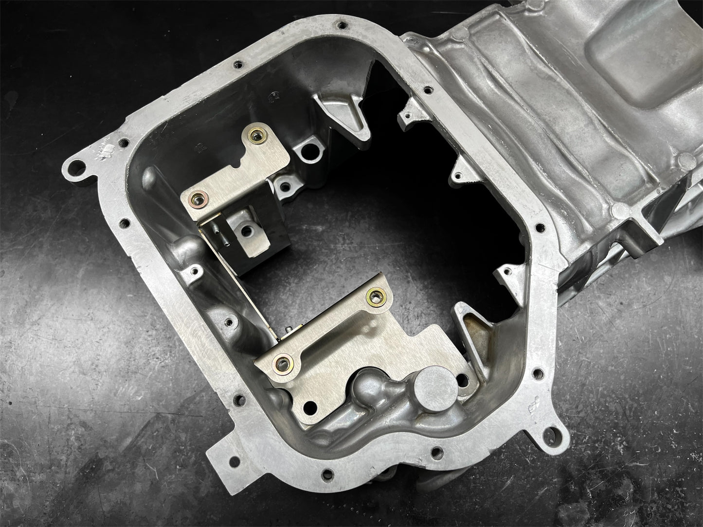 VQ35DE 2003–2006 Nissan 350Z / Infiniti G35 (RWD Only) Oil Pan Baffle Anti Oil Starvation Upgrade