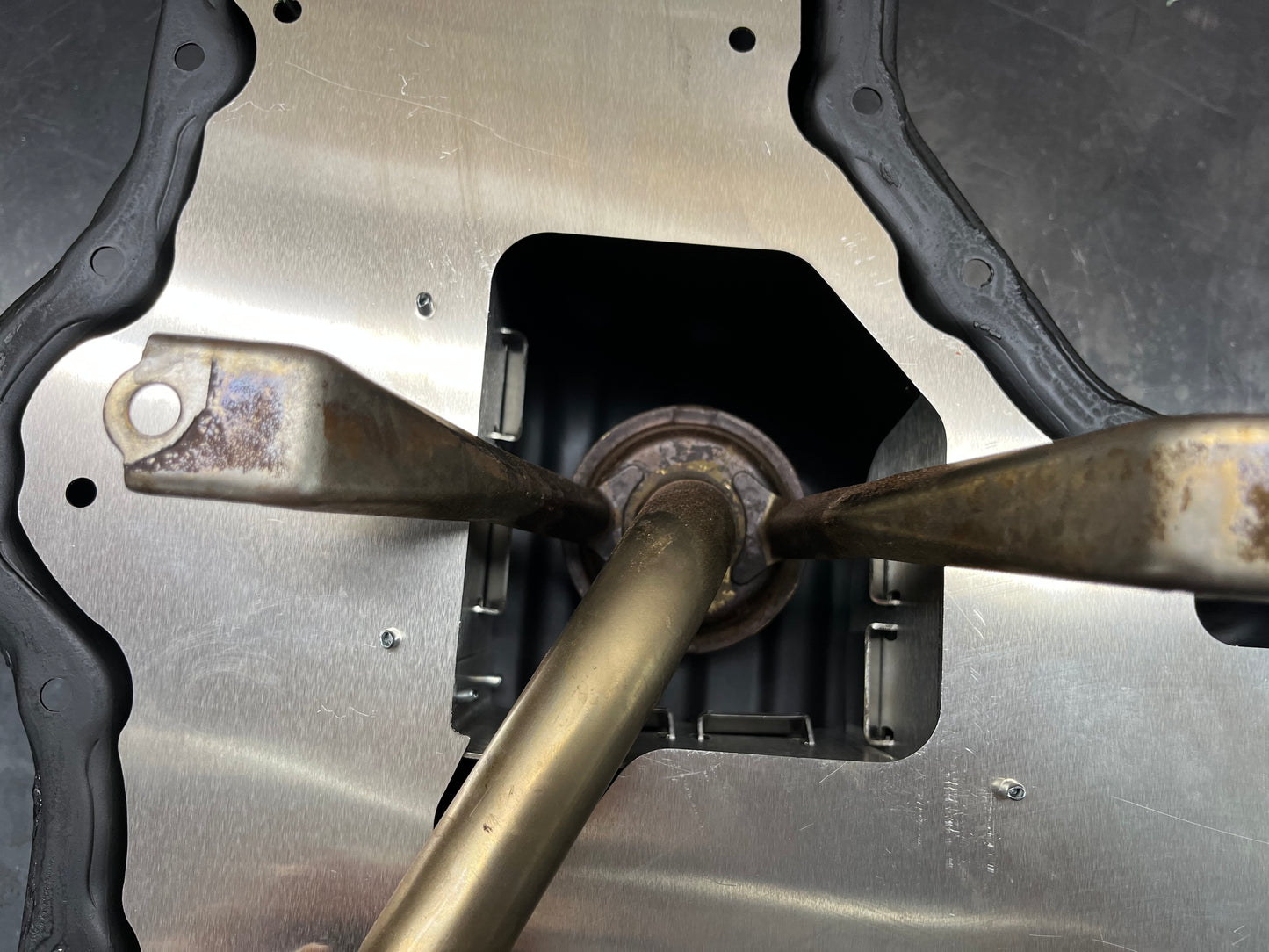 2UZ-FE 4.7 VVTI Toyota Tundra Sequoia GX LX 470 Middle Sump Oil Pan Baffle Anti Oil Starvation Upgrade
