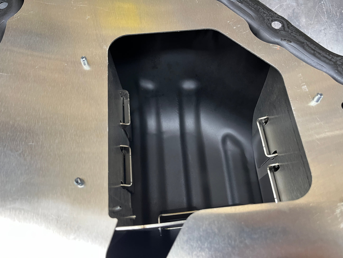 2UZ-FE 4.7 VVTI Toyota Tundra Sequoia GX LX 470 Middle Sump Oil Pan Baffle Anti Oil Starvation Upgrade